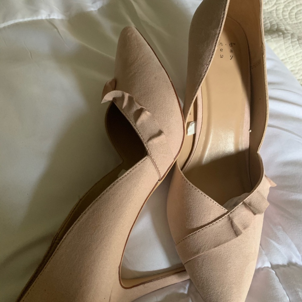 Heels - Picture 3 of 4